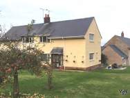 3 bedroom Semi Detached to rent in Holywell
