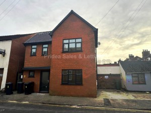 2 bedroom Semi Detached to rent in Lincoln
