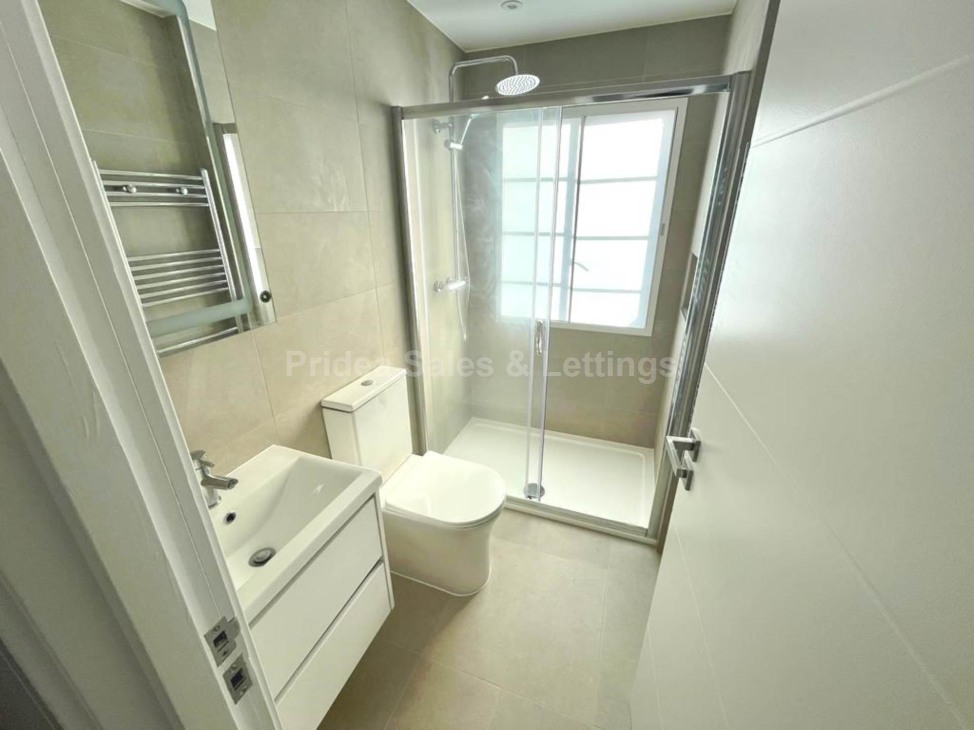 Additional Property Image 2 bedroom Penthouse to rent in Lincoln 4