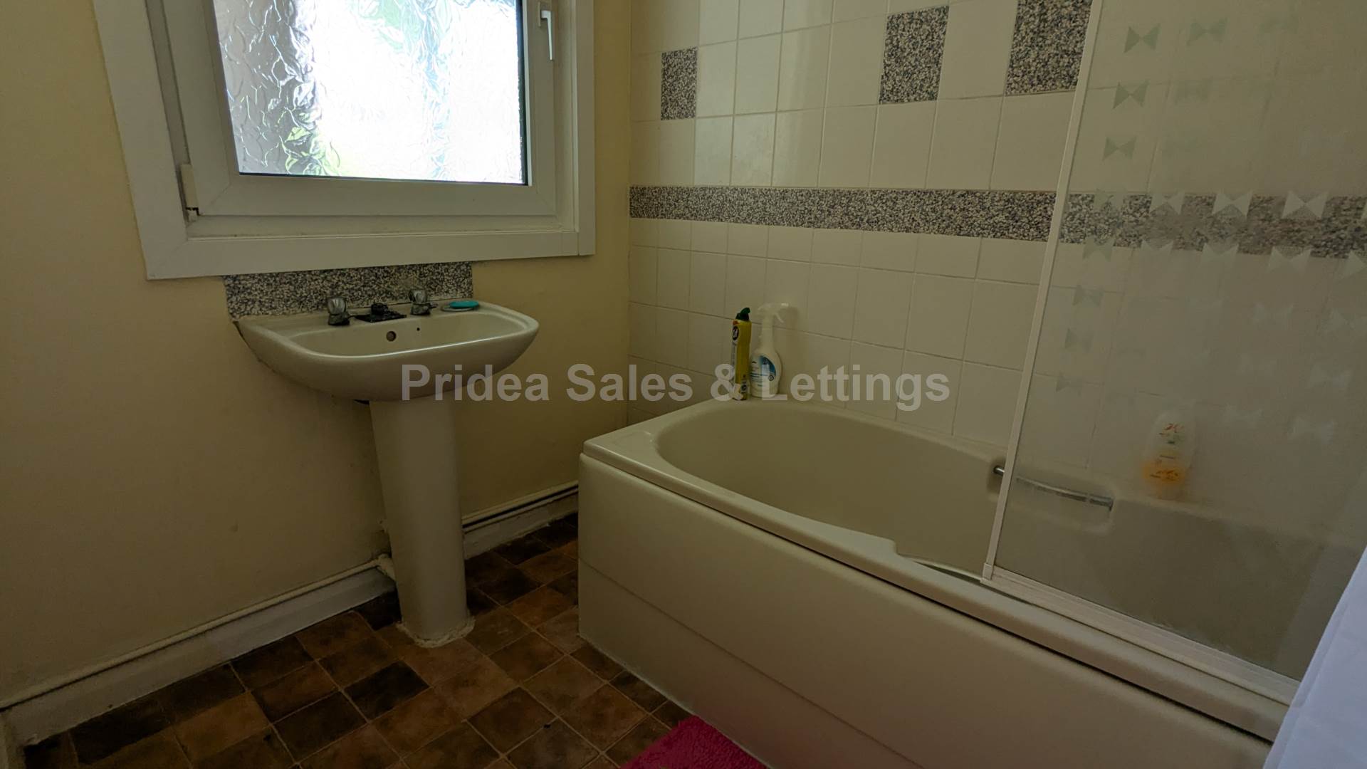 Additional Property Image 2 bedroom Detached Bungalow for sale in Woodhall Spa 8