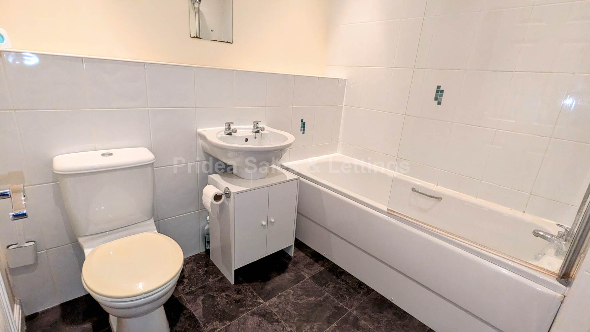 Additional Property Image 3 bedroom Town House for sale in Lincoln 9