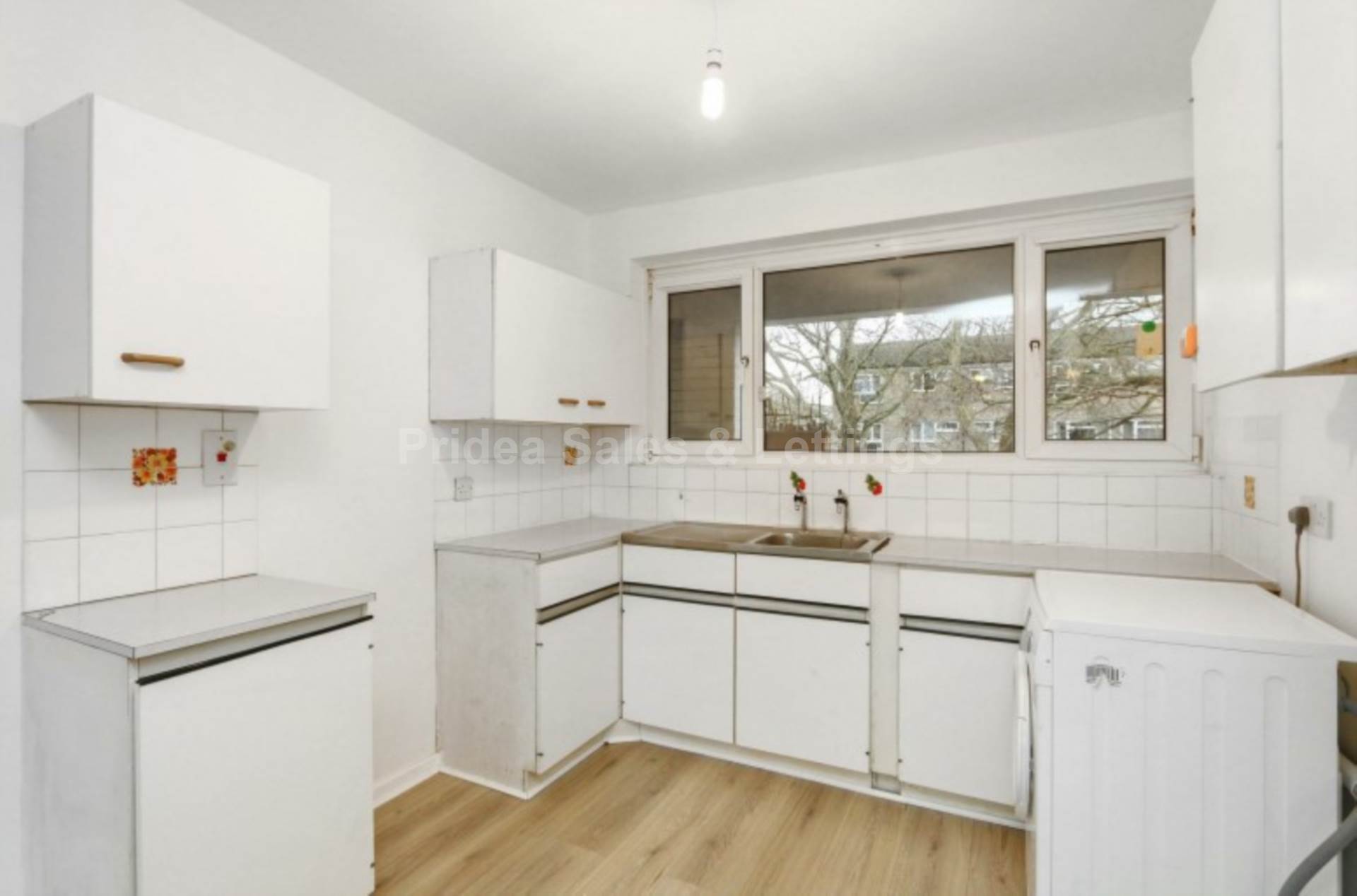 Additional Property Image 1 bedroom Flat for sale in Beckenham 3