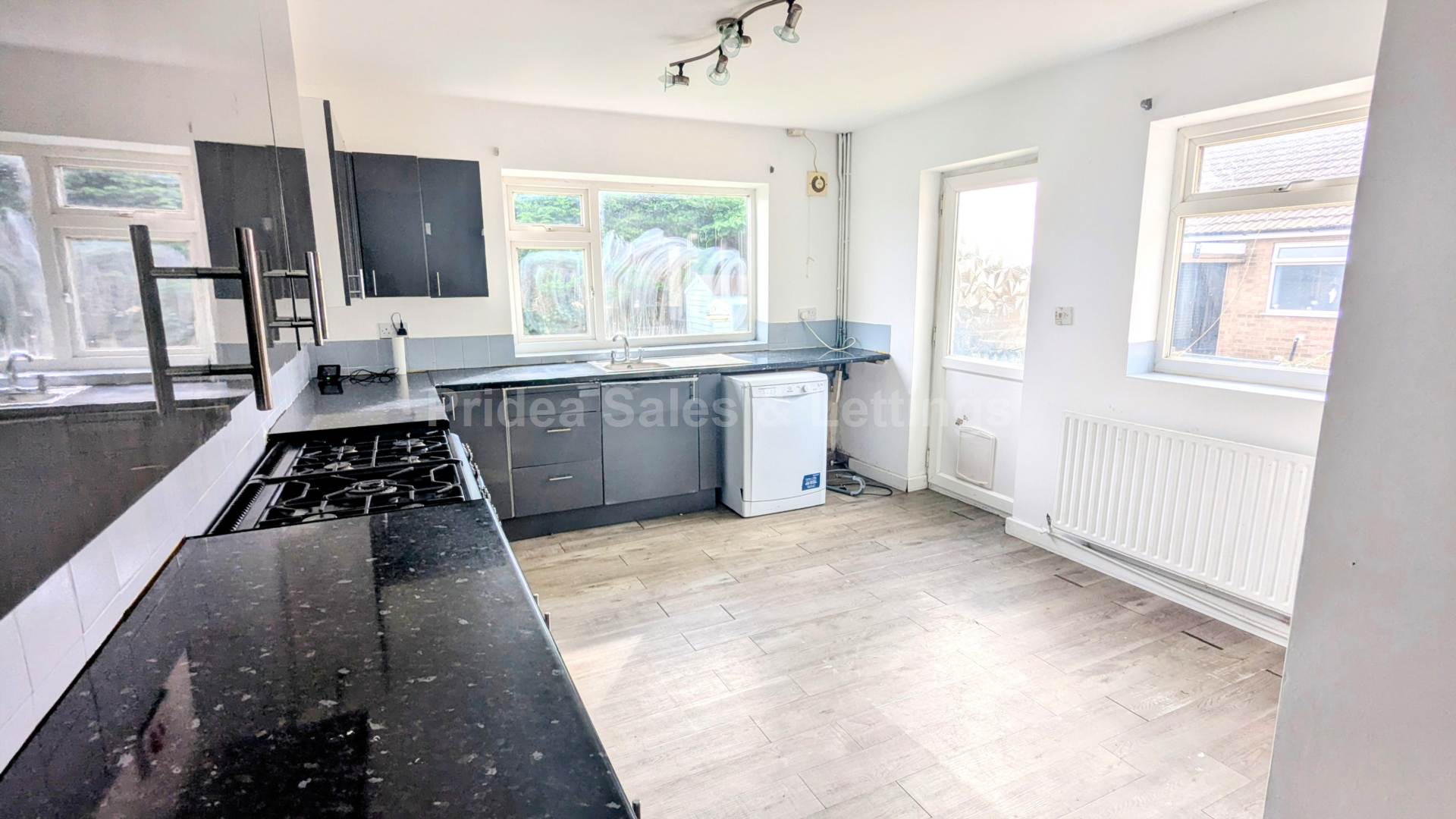 Additional Property Image 4 bedroom Detached Bungalow for sale in Lincoln 22