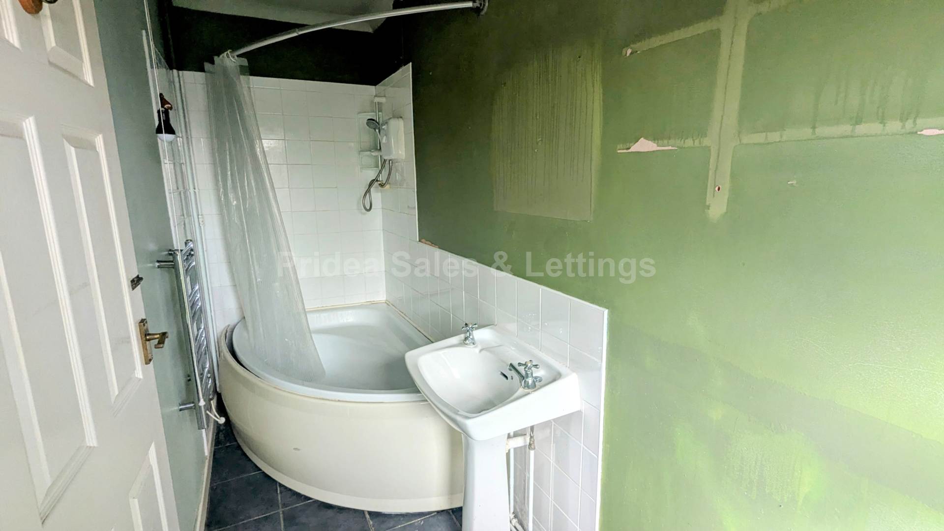 Additional Property Image 4 bedroom Detached Bungalow for sale in Lincoln 26