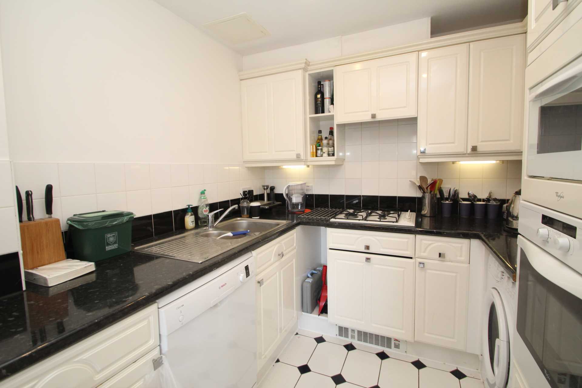 Additional Property Image 3 bedroom Apartment to rent in Hemel Hempstead 6