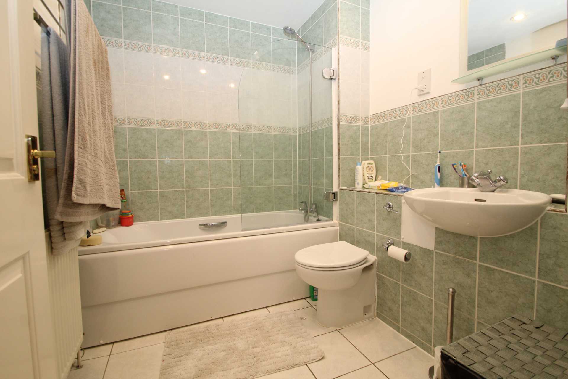 Additional Property Image 3 bedroom Apartment to rent in Hemel Hempstead 12