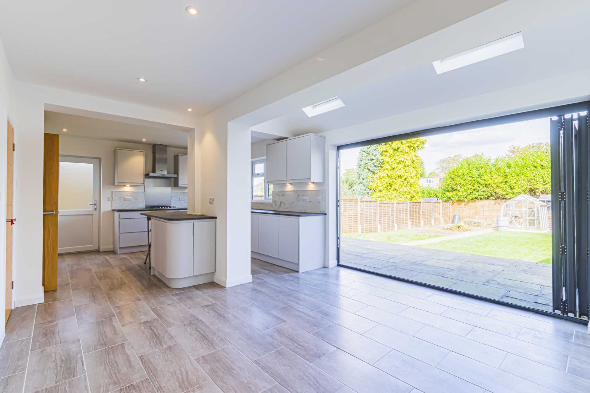 Additional Property Image 4 bedroom Semi Detached to rent in Hemel Hempstead 3