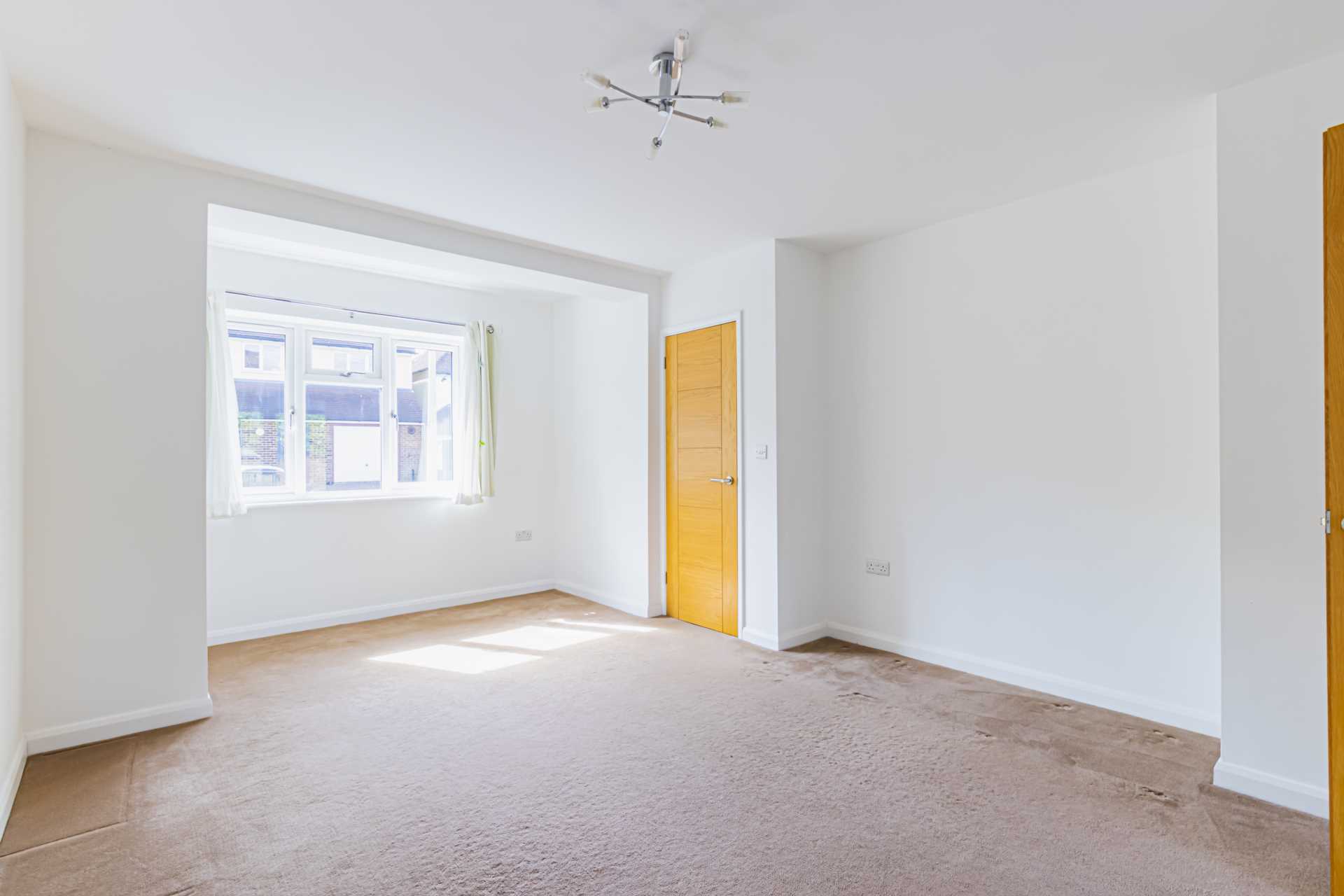 Additional Property Image 4 bedroom Semi Detached to rent in Hemel Hempstead 9
