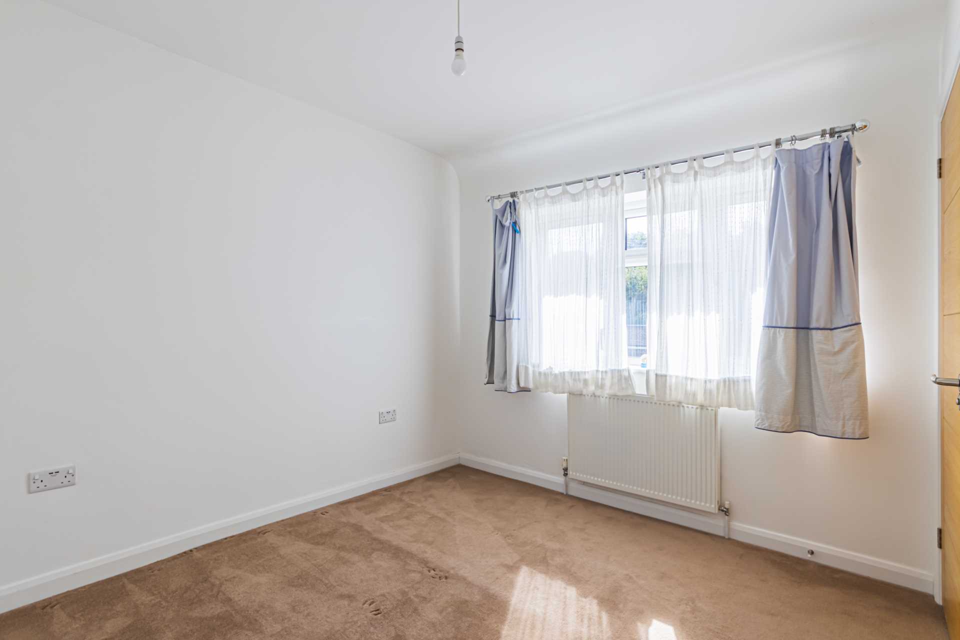 Additional Property Image 4 bedroom Semi Detached to rent in Hemel Hempstead 11