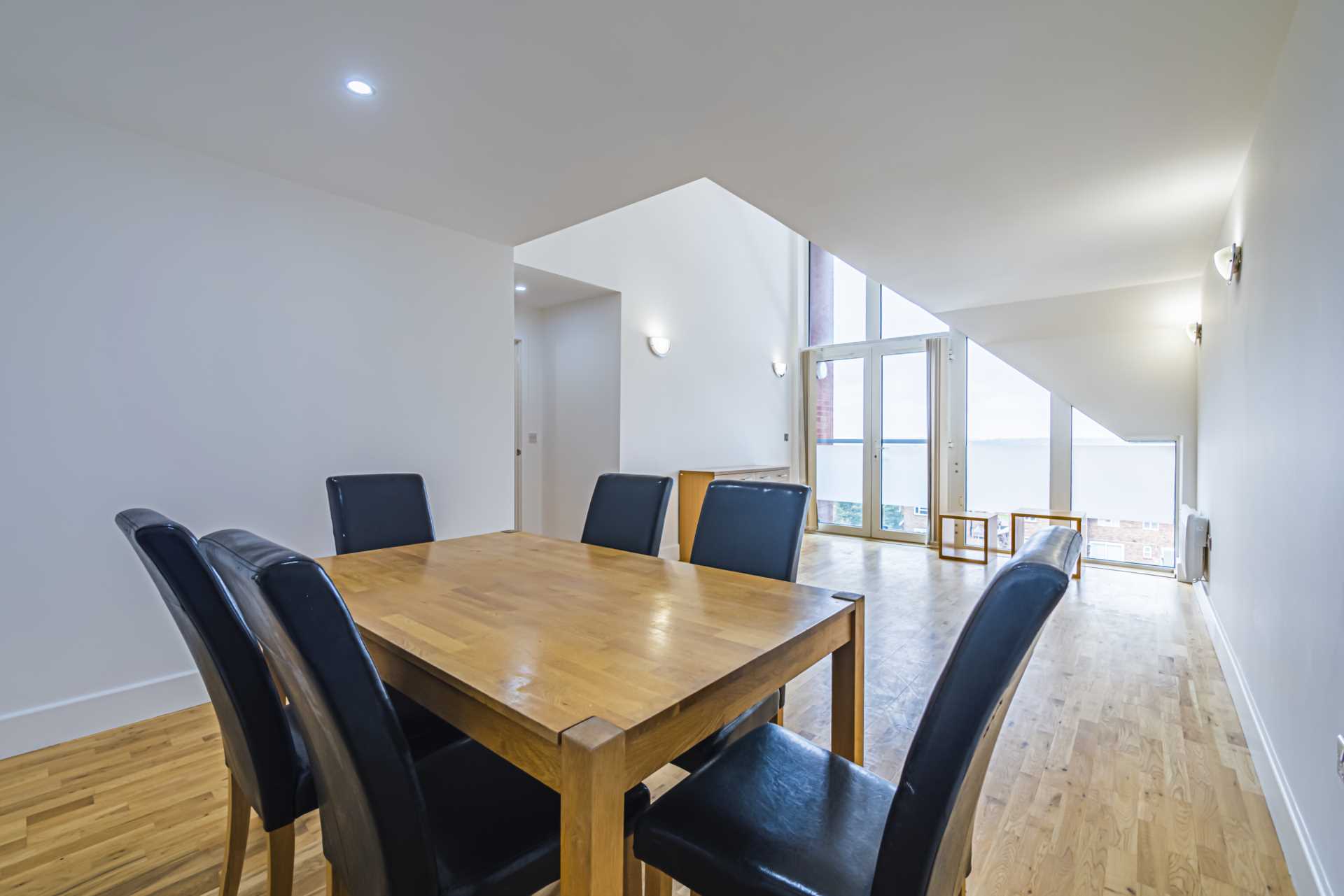 Additional Property Image 2 bedroom Apartment to rent in Abbots Langley 2