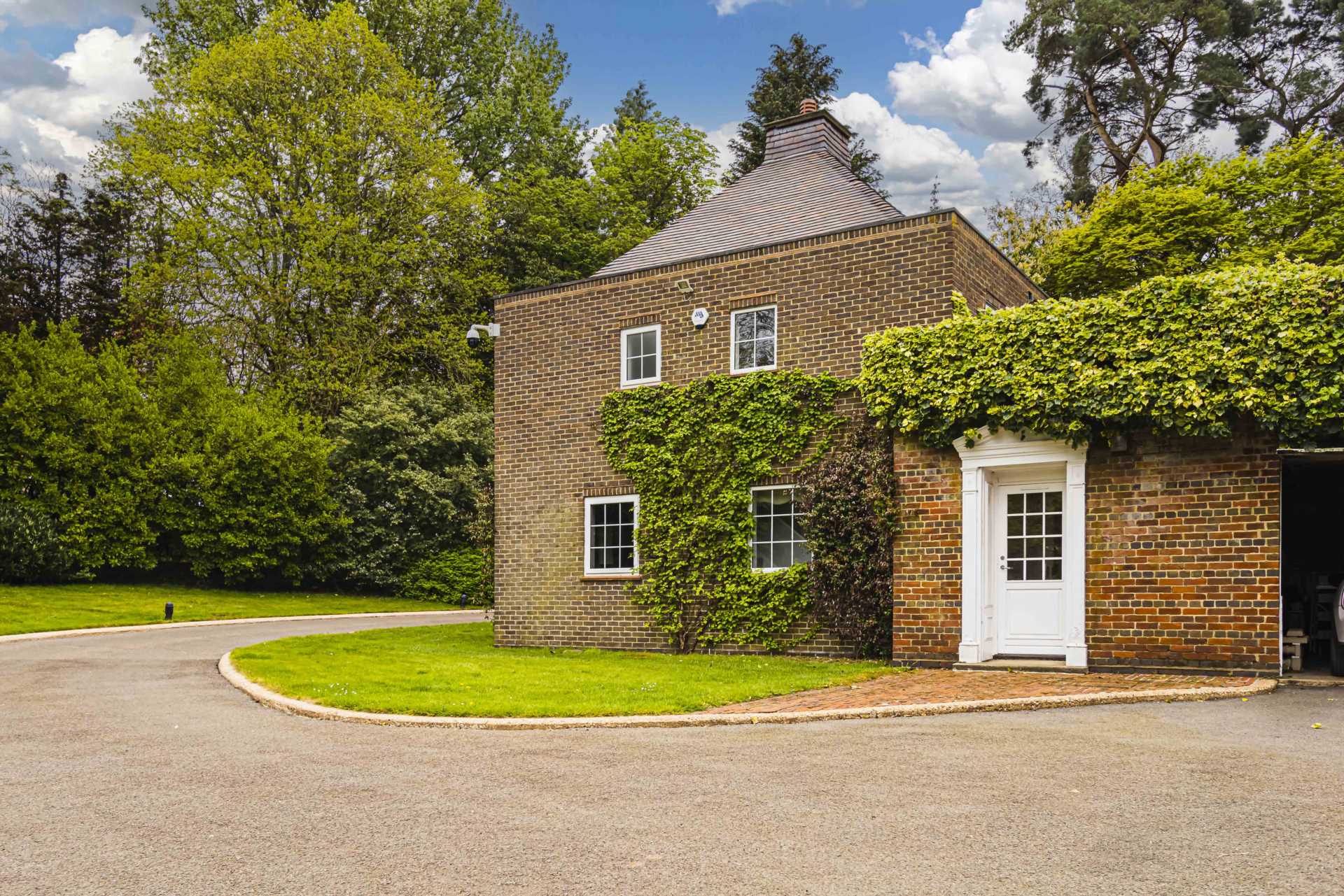 Additional Property Image 3 bedroom Detached to rent in Hemel Hempstead 2