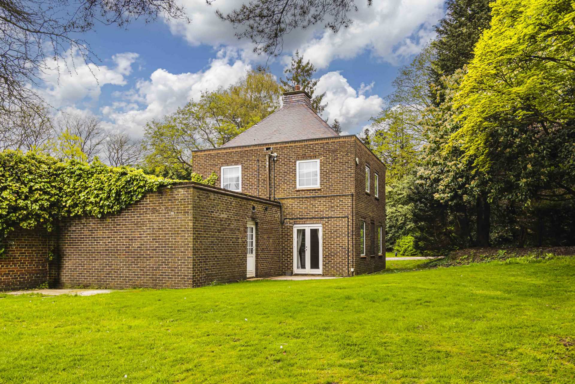 Additional Property Image 3 bedroom Detached to rent in Hemel Hempstead 16
