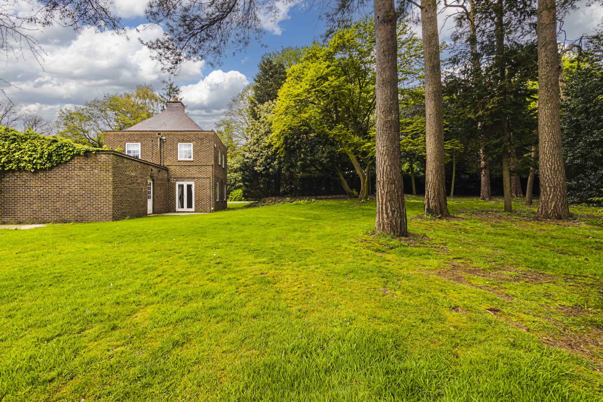 Additional Property Image 3 bedroom Detached to rent in Hemel Hempstead 18