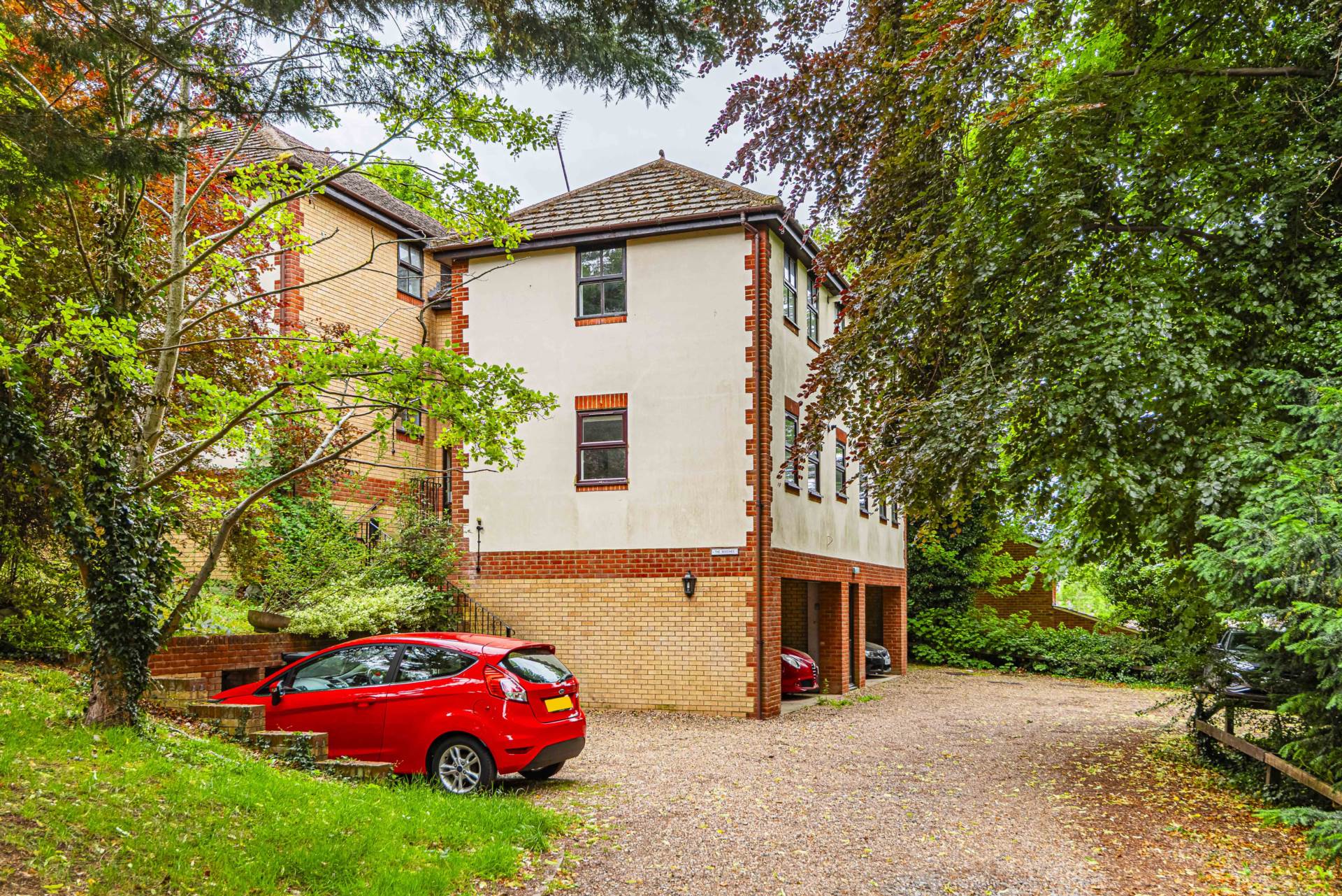 2 bedroom Apartment to rent in Hemel Hempstead