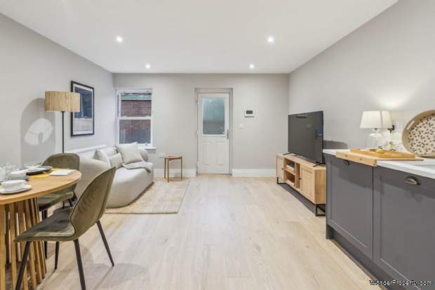 Additional Property Image 1 bedroom Apartment for sale in Marlow 3