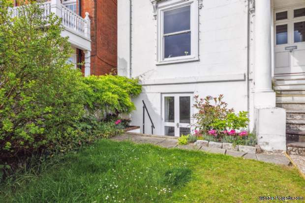 Additional Property Image 2 bedroom Flat for sale in Henley On Thames 2