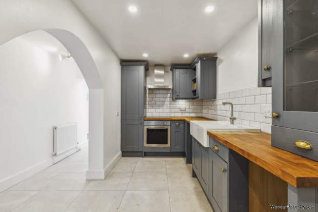 Additional Property Image 2 bedroom Flat for sale in Henley On Thames 8