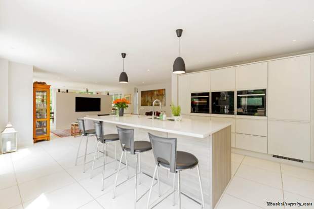 Additional Property Image 6 bedroom Detached for sale in Oxford 2