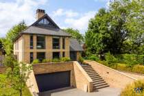 6 bedroom Detached for sale in Oxford