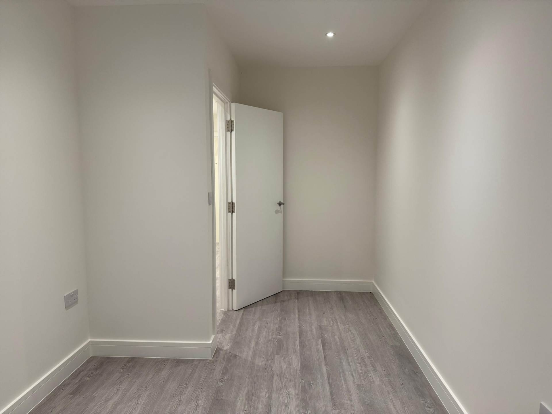 Additional Property Image 1 bedroom Apartment for sale in Marlow 10