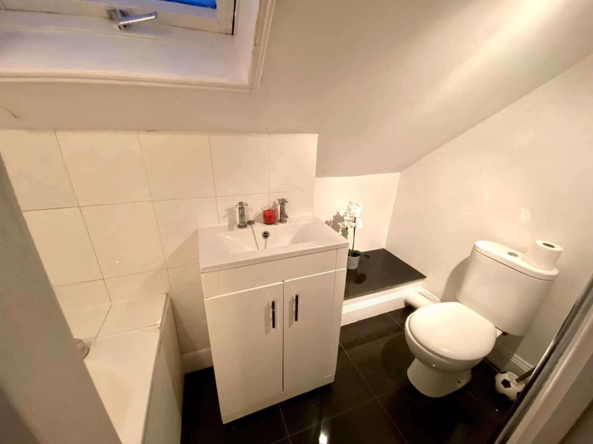 Additional Property Image 2 bedroom Flat to rent in London 11