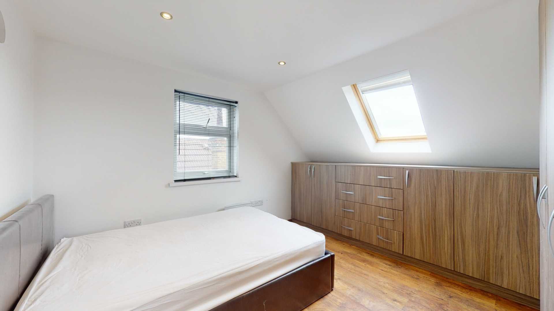 Additional Property Image 2 bedroom Penthouse to rent in London 12