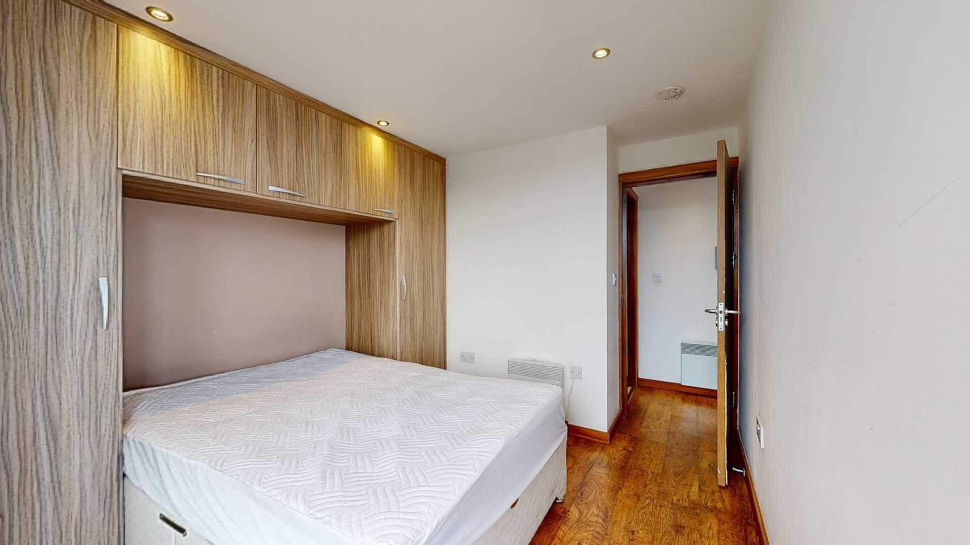 Additional Property Image 2 bedroom Penthouse to rent in London 13