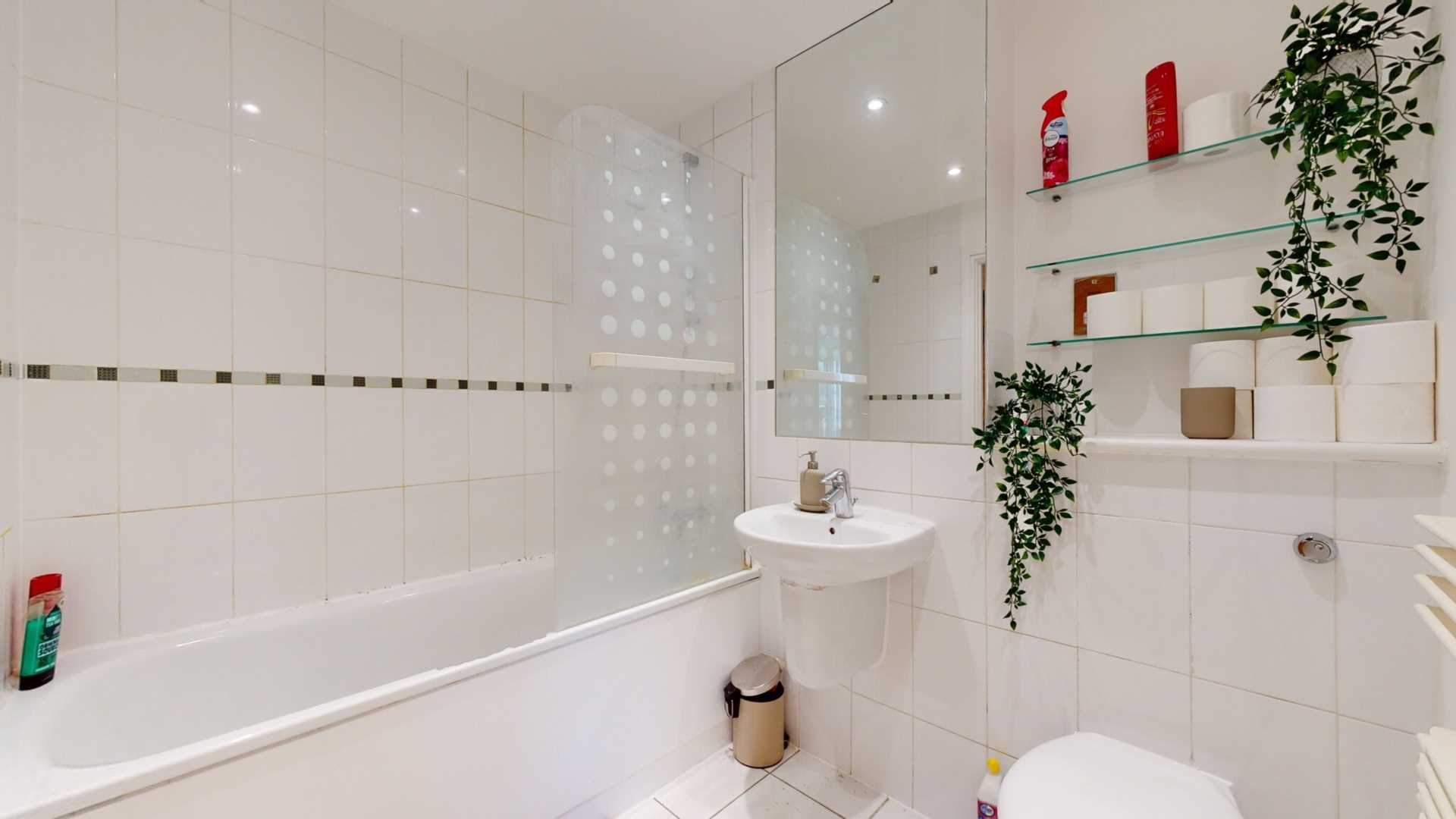 Additional Property Image 1 bedroom Apartment for sale in London 13