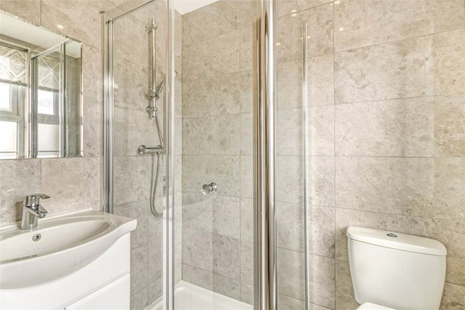 Additional Property Image 1 bedroom Studio to rent in London 3