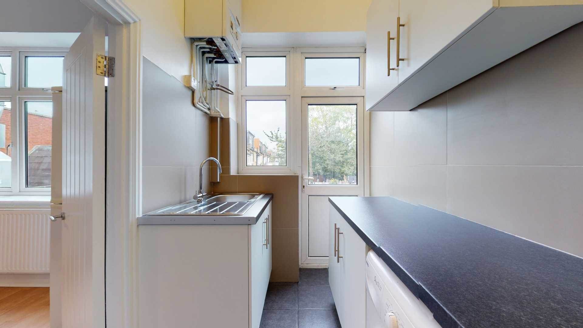 Additional Property Image 2 bedroom Flat to rent in London 10