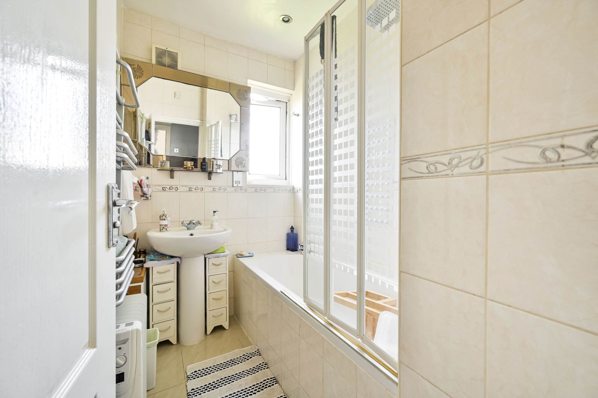 Additional Property Image 2 bedroom Flat for sale in London 9