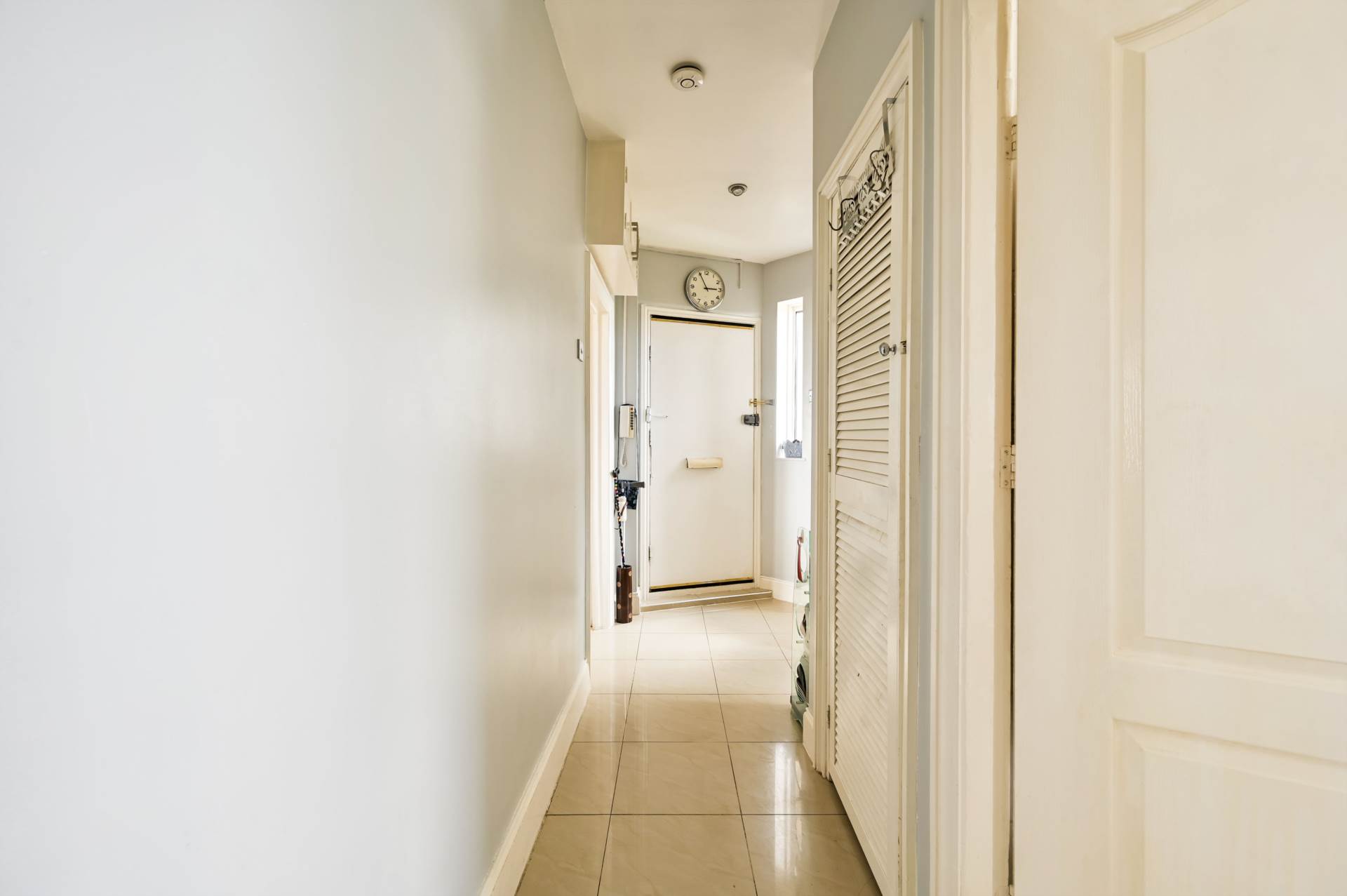 Additional Property Image 2 bedroom Flat for sale in London 11
