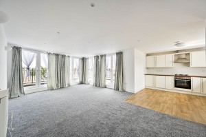 3 bedroom Flat to rent in London