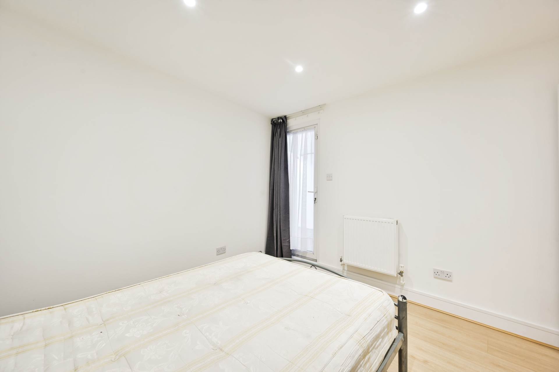 Additional Property Image 1 bedroom Flat to rent in London 8