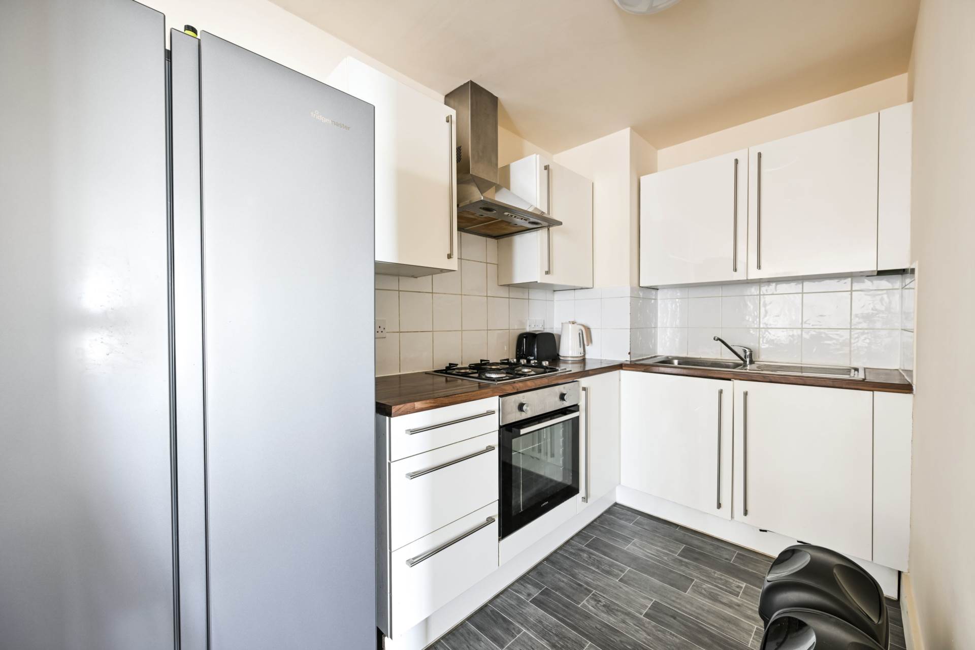 Additional Property Image 3 bedroom Flat to rent in London 13