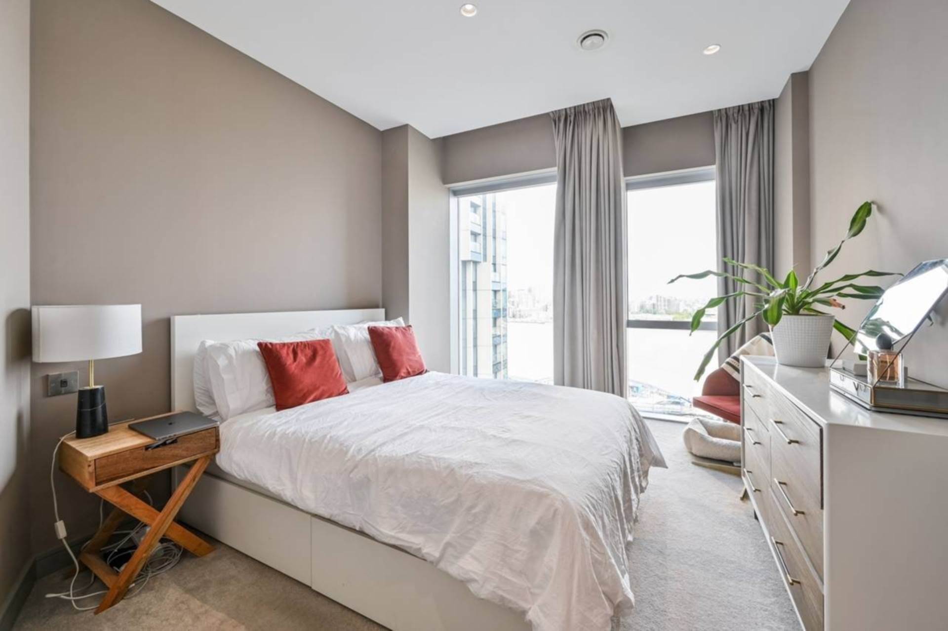 Additional Property Image 1 bedroom Flat to rent in London 8