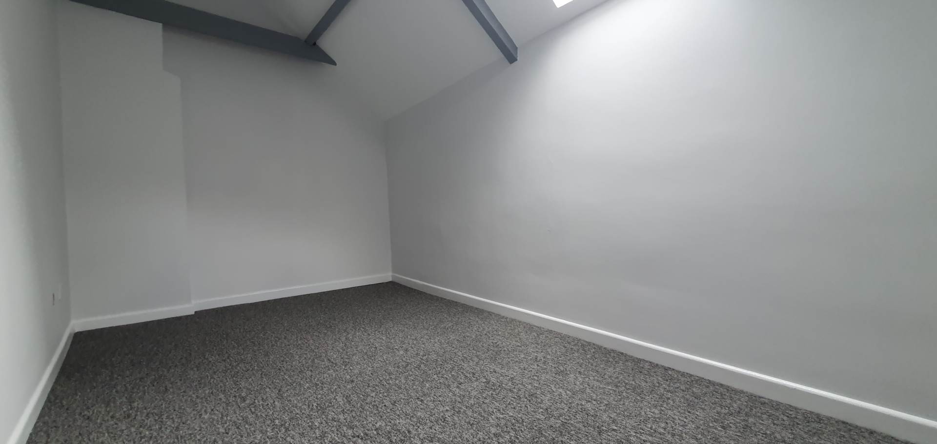 Additional Property Image 2 bedroom Flat to rent in Chard 5