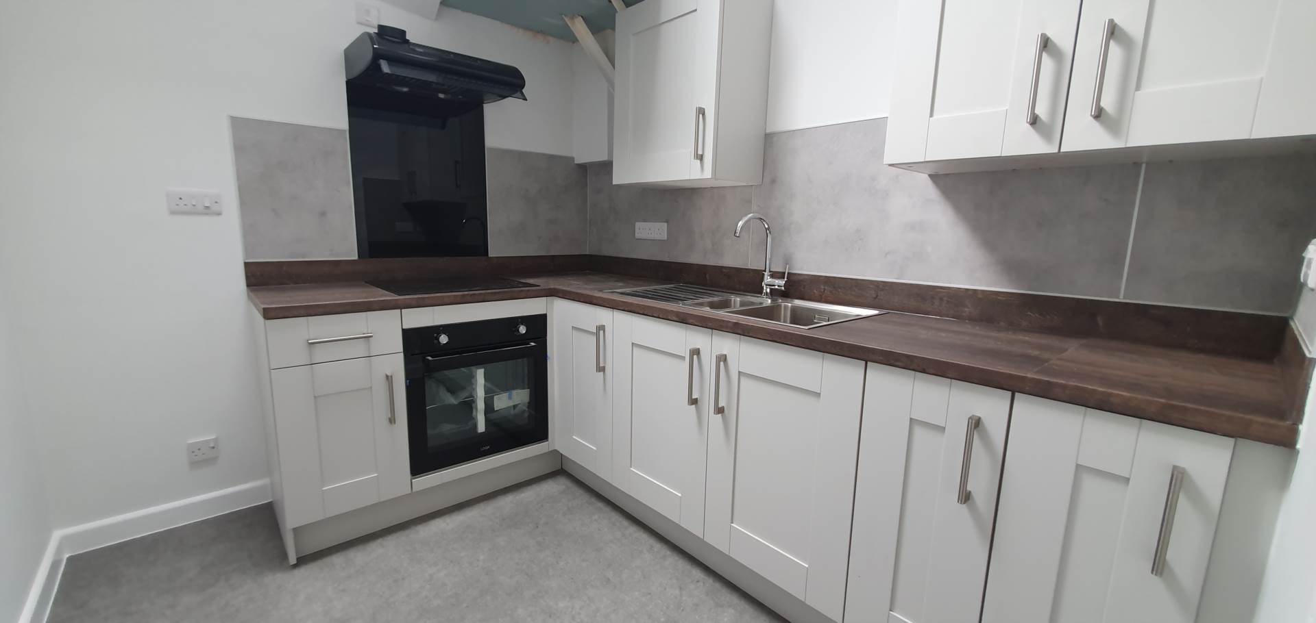 Additional Property Image 2 bedroom Flat to rent in Chard 7