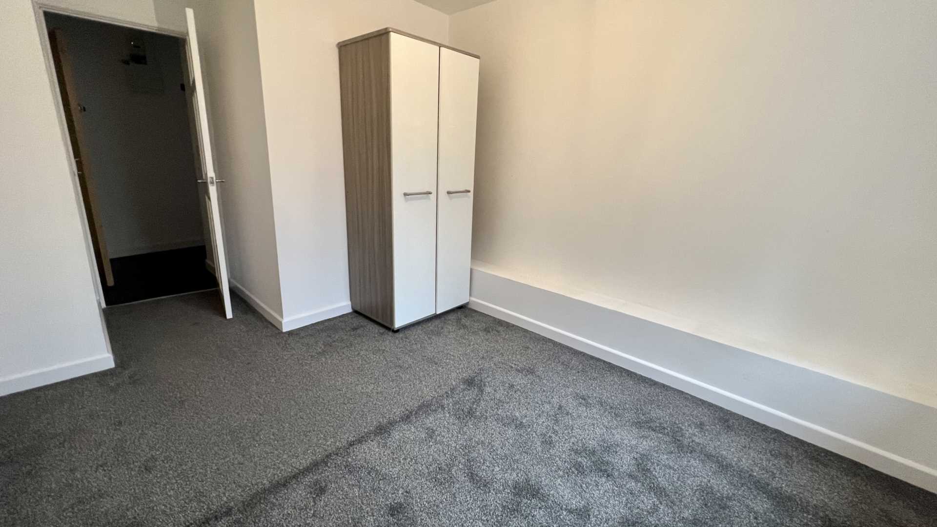 Additional Property Image 1 bedroom Apartment to rent in Chard 3