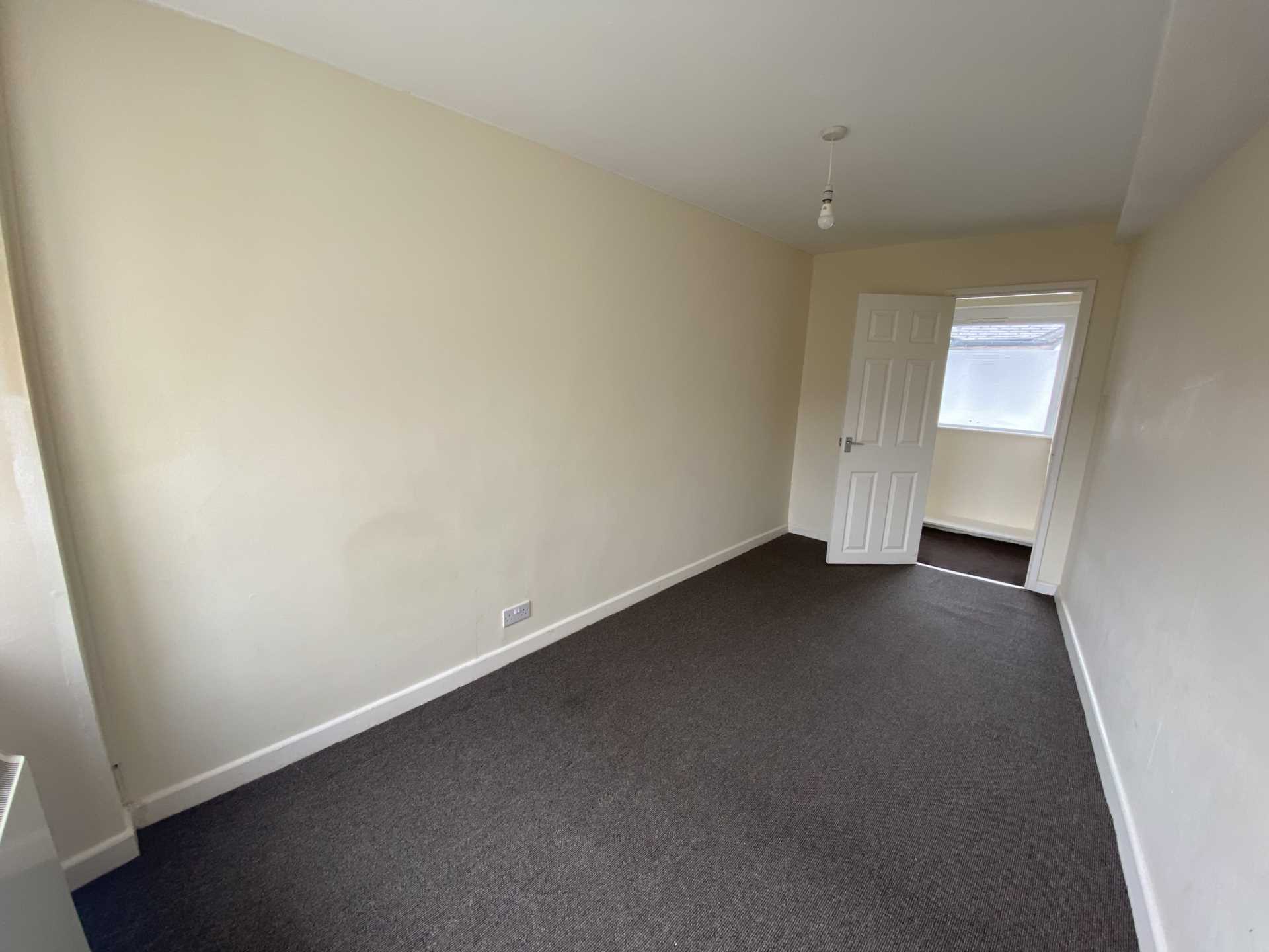 Additional Property Image 2 bedroom Flat to rent in Chard 3