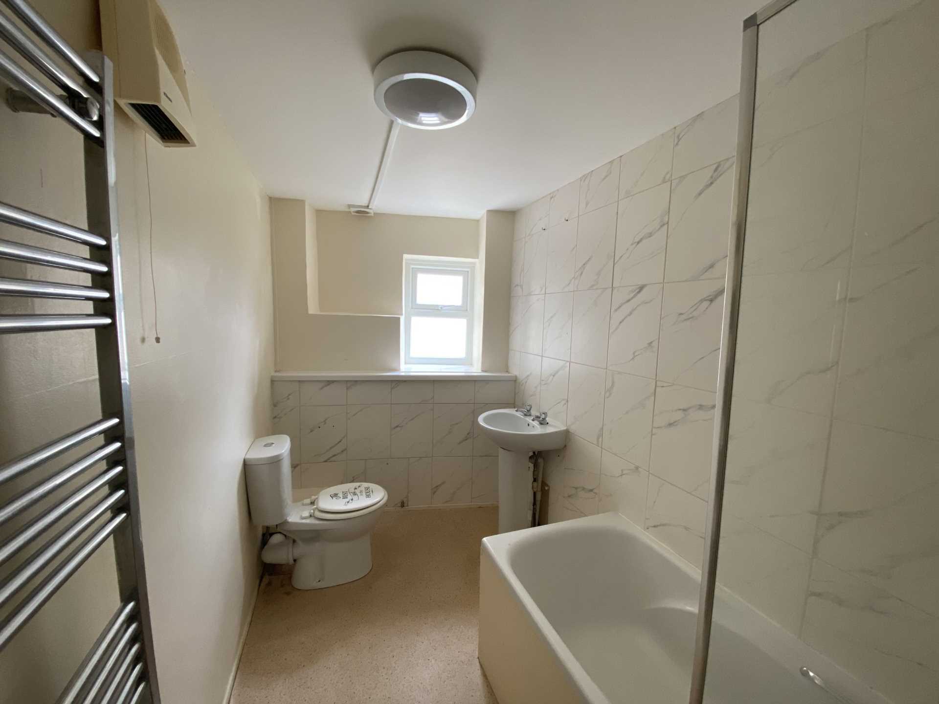 Additional Property Image 2 bedroom Flat to rent in Chard 6