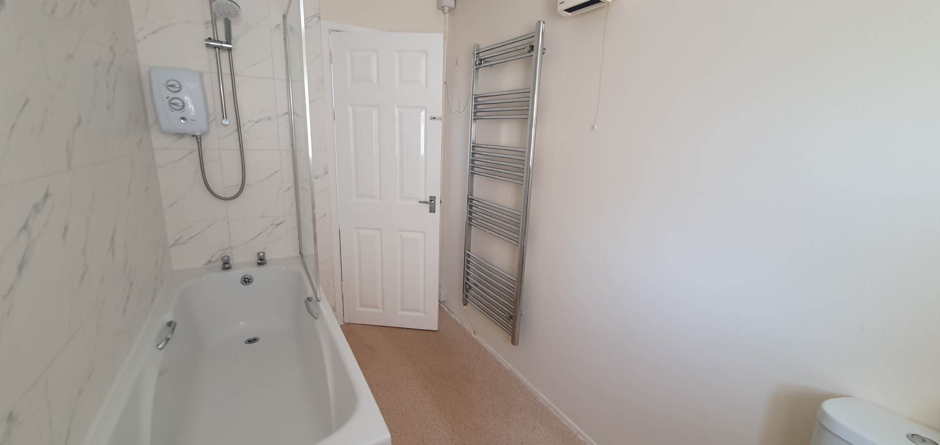 Additional Property Image 2 bedroom Flat to rent in Chard 7
