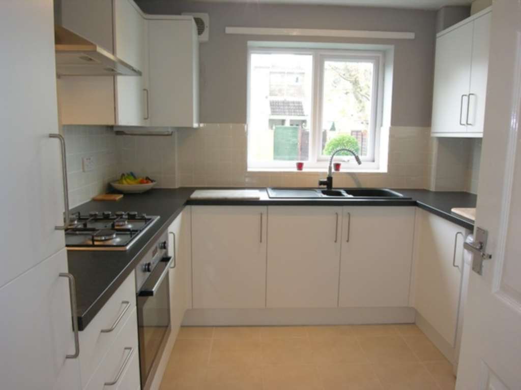 Additional Property Image 2 bedroom Flat to rent in Chard 4