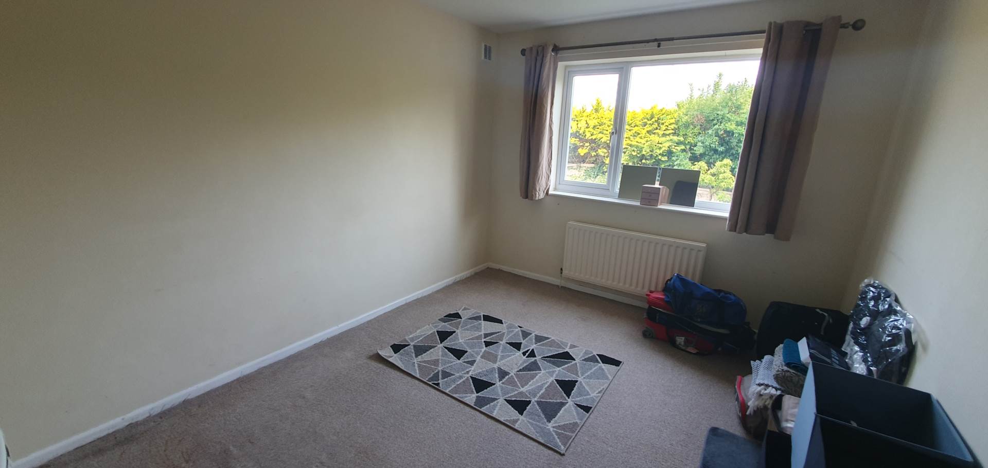 Additional Property Image 2 bedroom Flat to rent in Chard 8