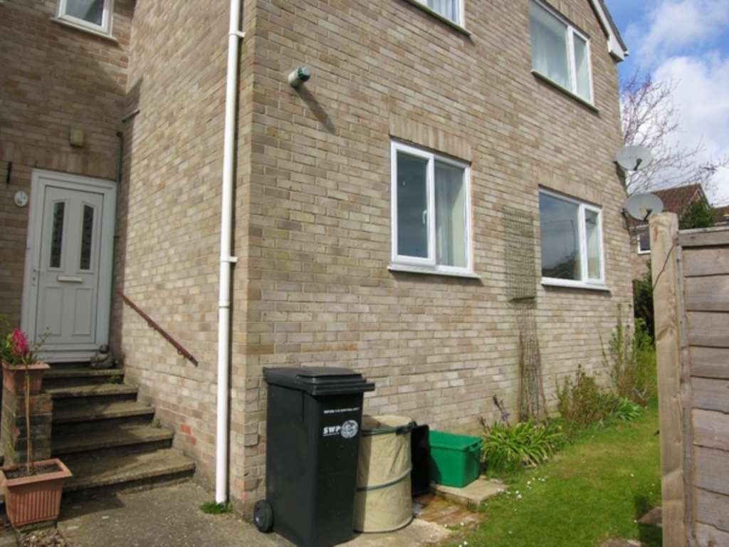 Additional Property Image 2 bedroom Flat to rent in Chard 11