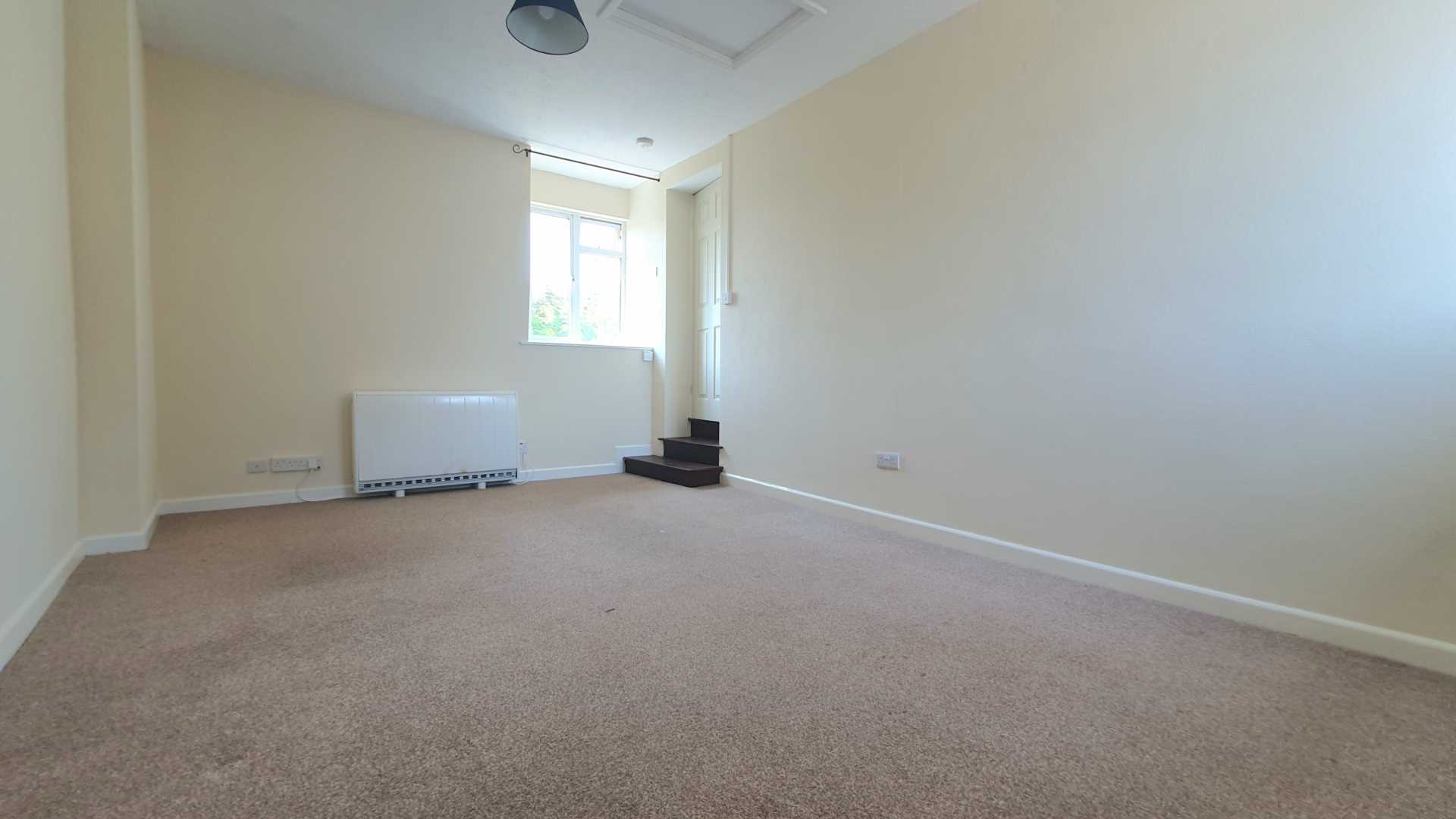 Additional Property Image 2 bedroom Flat to rent in Chard 3