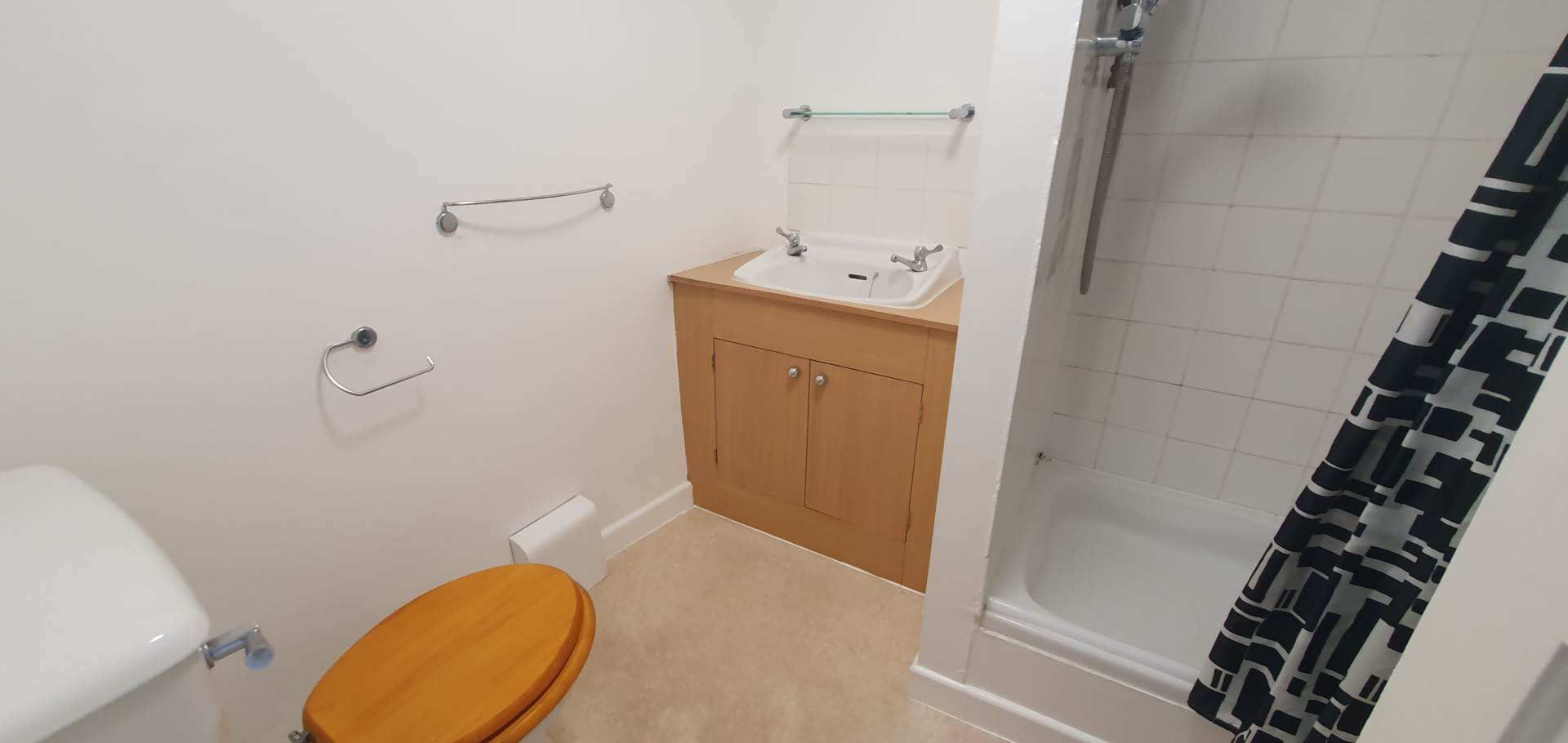 Additional Property Image 2 bedroom Flat to rent in Chard 6