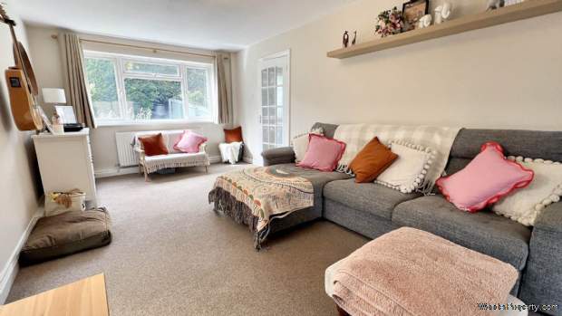 Additional Property Image 4 bedroom Detached for sale in Chard 2