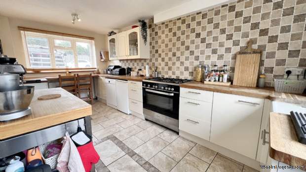 Additional Property Image 4 bedroom Detached for sale in Chard 7
