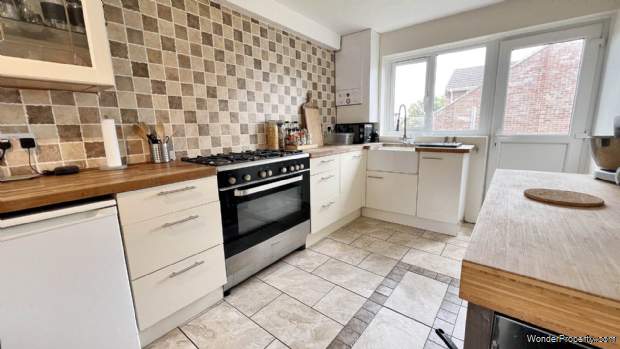 Additional Property Image 4 bedroom Detached for sale in Chard 8